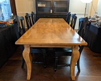 Dining Table (Pottery Barn) 40"W x 6 ft w/o leaf inserts; includes 2 additional leaf inserts 18" each; 9 ft total length; 6 side chairs