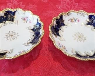 LOT A9- $35- PAIR OF VINTAGE COPELAND ENGLAND HAND PAINTED PLATES 9W X 11/2 TALL