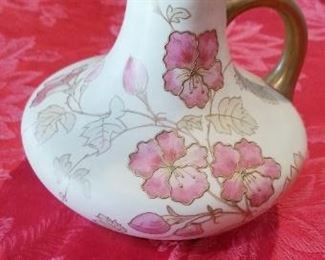 LOT 14- $20- POINTONS STROKE ON TRENT PITCHER 7 3/4 TALL