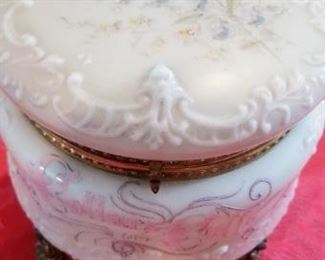 LOT A25- $595-GORGEOUS WAVECREST OPALWARE " COLLARS & CUFFS" DRESSER BOX 7 1/2"H X 7" W ( AS IS, SMALL STRESS CRACK)