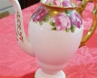 LOT A43- $65 ROYAL ALBERT ENGLISH TEAPOT 7 1/2"