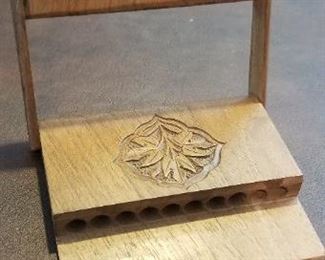LOT T10- $ 55- VINTAGE WOODEN CIGARETTE HOLDER 4 X 4 1/2