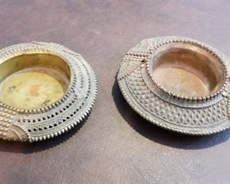 LOT T22- $125- ANTIQUE PAIR OF HEAVY BRASS ASHTRAYS ( SMALL 3.4") ( BIG, 6")