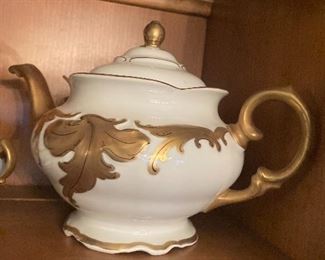 teapot for the Wawel Poland porcelain set of dishes  WAV19 