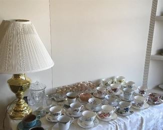 Tea Cups & Saucers