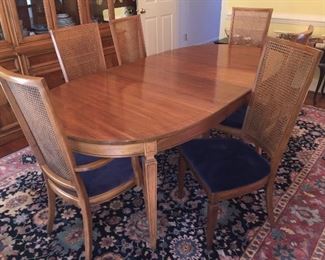 Thomasville Furniture Dining Table/6 Chairs/Leaves/Table Pads