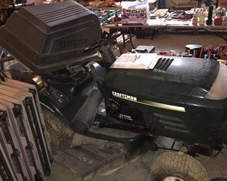 Craftsman 42" Riding Mower NEEDS REPAIRS