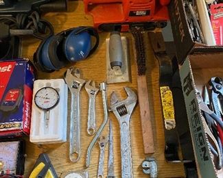 Adjustable Wrenches/Caliper