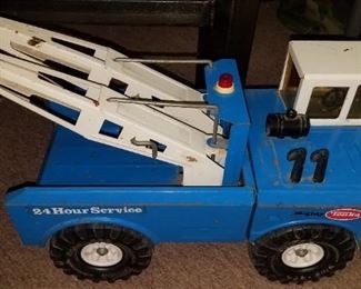 Vintage toys. Tonka Mighty Tow Truck "24 Hour Service"