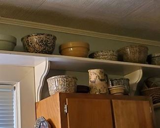 Spatter ware, yellow are bowls of all sizes. 