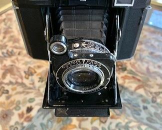 $150 - Zeiss Ikon Super Ikonra 532/16 camera, stamped 019486, made in Germany; 6" W x 4" H x 2" D