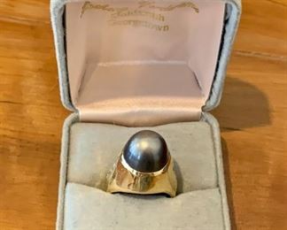 $725 - Heavy 18K gold, diamond and black pearl ring