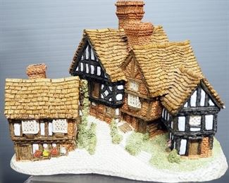Ceramic Cottage Collection, Various Styles And Sizes, Includes Pieces Made By David Winter, Lilliput Lane And More, Total Qty 15