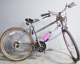 Huffy Grand City 19" 18-Speed Multi-Terrain Women's Bike With Handle Bag, Water Bottle With Holder, Bike Lock, Bulldog Bicycle Hooks