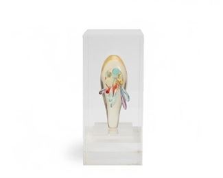 2084
A Lucite Sculpture In Plexiglas Case
Fourth-quarter 20th Century
The clear tear-drop shaped Lucite sculpture with free-form multicolor drops emerging from one side
7" H x 3.5" W x 4" D
Estimate: $100 - $200