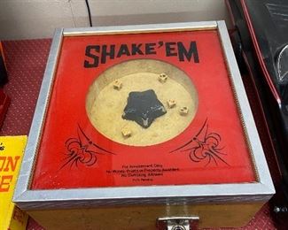 Vintage Shake'em Coin Op Table Top Dice Game