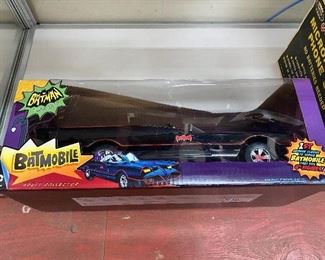 Batman Batmobile Vehicle in Box(2013 Mattel)