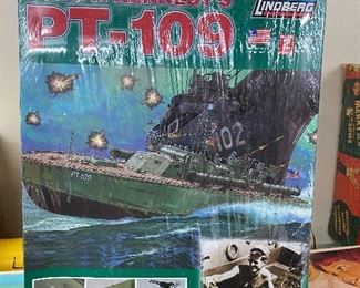 Lindbergh John F. Kennedy's PT-109 Model Kit