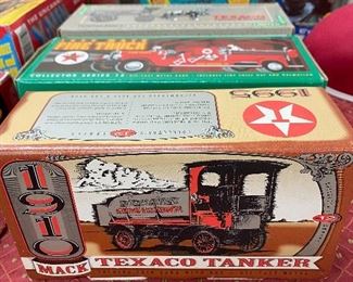 1995 Mack Texaco Tanker in Box(1910)