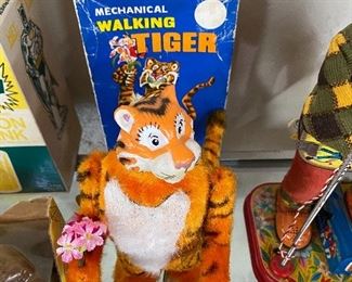 Mechanical Walking Tiger with Box
