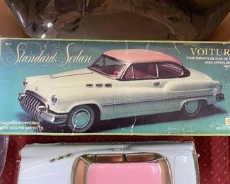 Voiture Standard Sedan in Box