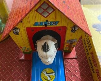 Fido Tin Litho Musical Dog House 