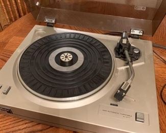 Studio-Standard by Fisher turntable. Makes noise, but does not turn