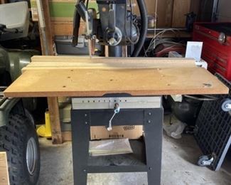 Craftsman radial arm saw. Has been tested and works.

