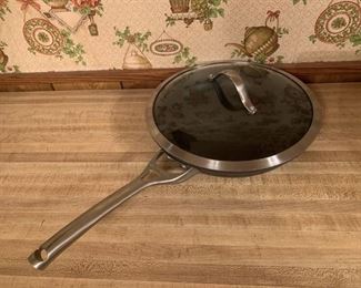 Calphalon skillet, like new with glass lid.