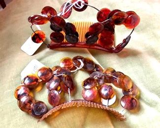 $50 Pair crown hair combs amber colored buttons AS IS.      Approx 5.5" W x 3" H. 