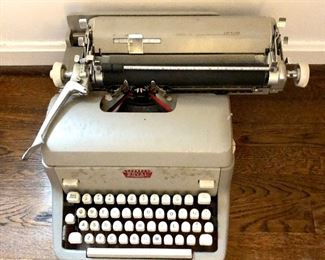 $60 Vintage Royal typewriter 