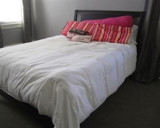 QUEEN SIZE HEADBOARD AND MATTRESS SET BEDDING NOT FOR SALE