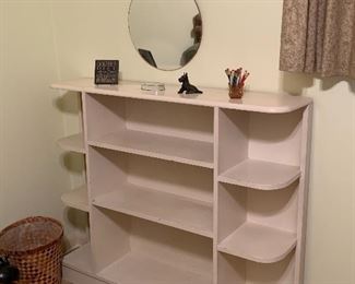 Vintage bookcase or what not shelf - white