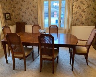 Drexel Heritage Dining Room Table, 6 chairs, two leaves, table pads