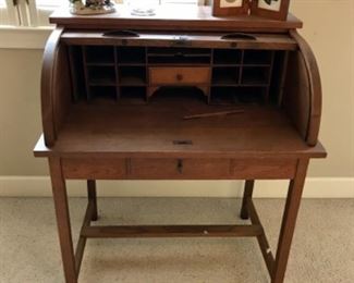 Roll top desk