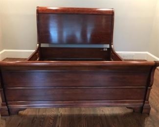 Henredon King sleigh bed