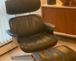 EAMES INSPIRED CHAIR W/ LOUNGER