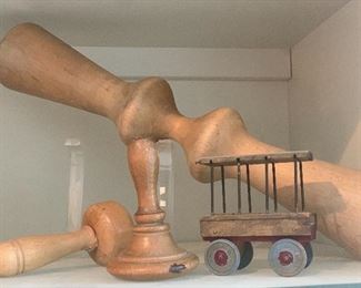 VTG WOOD SOCK DARNER WOODEN PRIMITIVE SEWING AND ROLLER SOLID WOOD SPINE MASSAGER