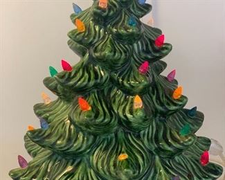 CHRISTMAS TREE CERAMIC PORCELAIN