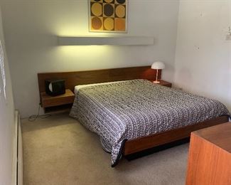 MID CENTURY MODERN DANISH TEAK PLATFORM BED W/ NIGHTSTANDS