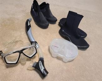 Goggles, water shoes, water booties
