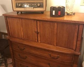 Italian design chest by white furniture. Mid century table top radio Germany 
