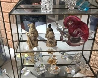 Small crystal collectibles and small capidamonte roses