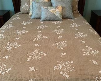 Universal Furniture West Indies Bedroom Collection: Queen Sleigh Bed, Lingerie Chest, Nightstands Pair
Queen Bedding Set