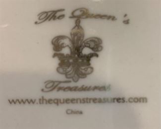 The Queen's Treasures Cupcake Plates