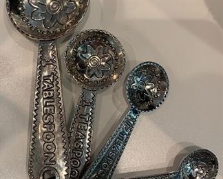 Artsy Measuring Spoons