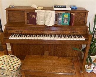Upright piano