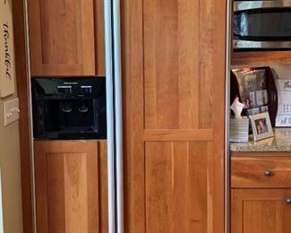 Kitchen aid side by side refrigerator 42”