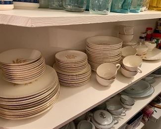 #20	Vintage "Golden Wheat" made in USA 22K gold and oven proof china set. 89 pieces. As is-some chips	 $60.00 
