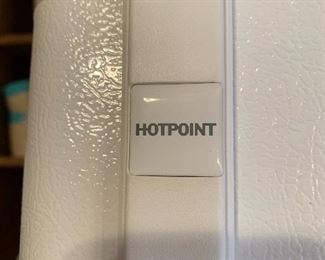#76 Hotpoint Refrigerator w/ice maker                            Model #HTS22GBMBRWW   $150
